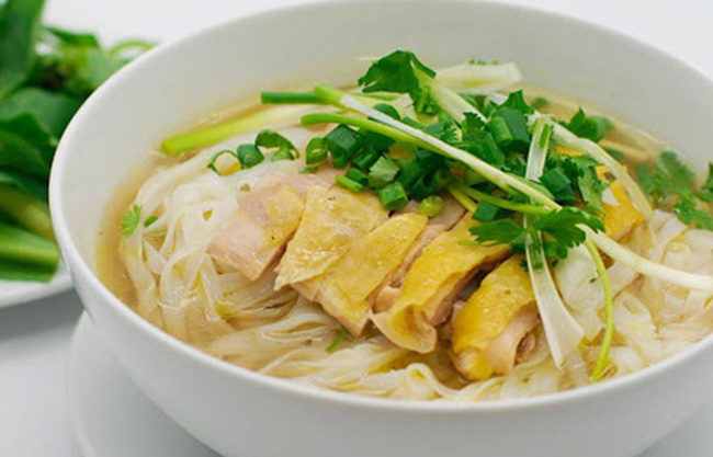 Bát phở gà thơm ngon