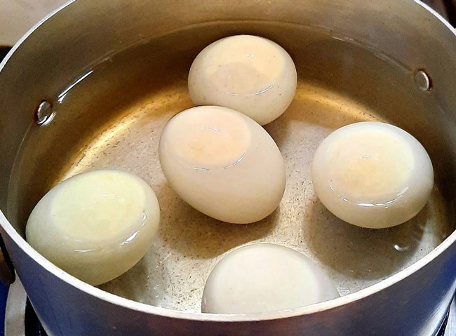 Luộc trứng vịt