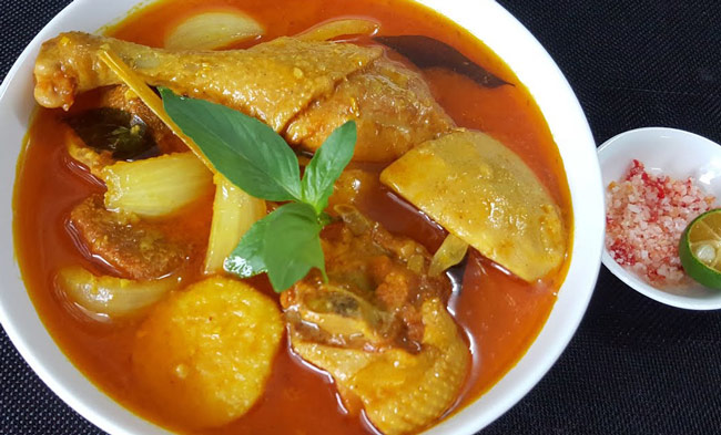 Cách trình bày thu húp của món ăn cà ri Món cà ri vịt khoai lang